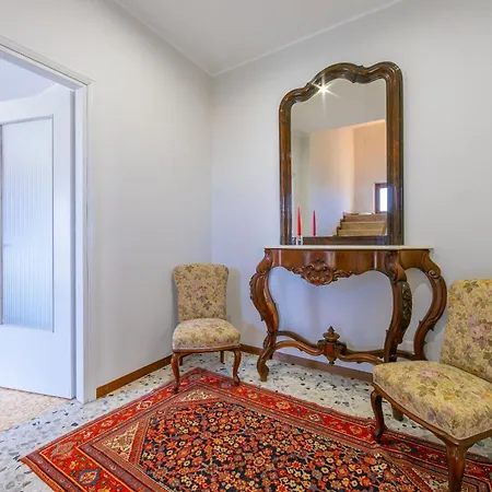 Giulietta Private Pool - Happy *