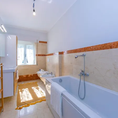 Giulietta Private Pool - Happy