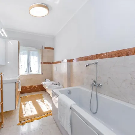 Giulietta: Private Pool & Garden Near Maggiore Villa *
